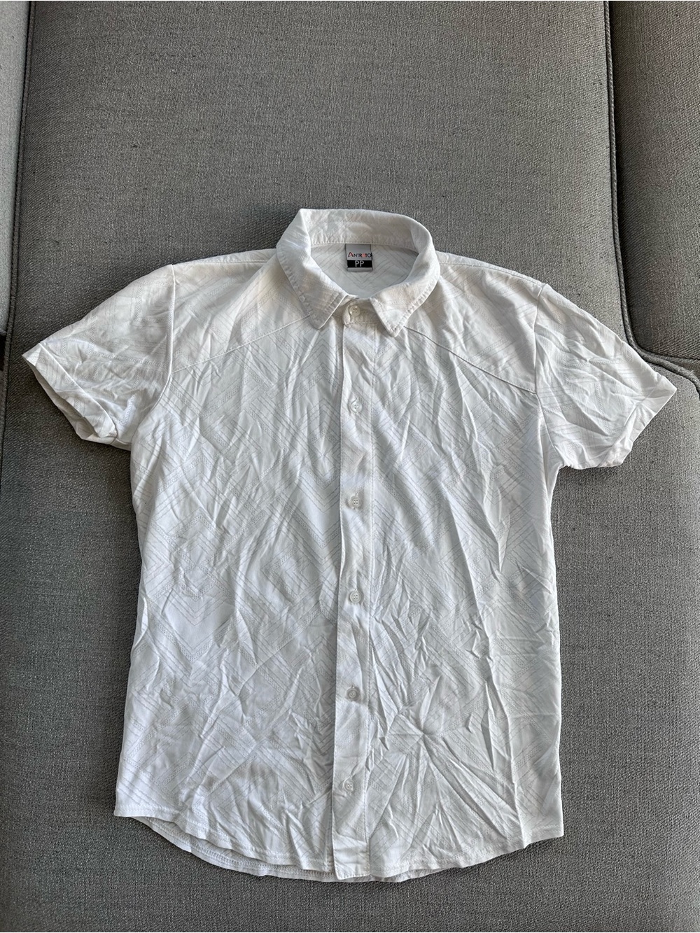 Antrato Men's Short-Sleeve White Button-Down Casual Shirt with Geometric Print